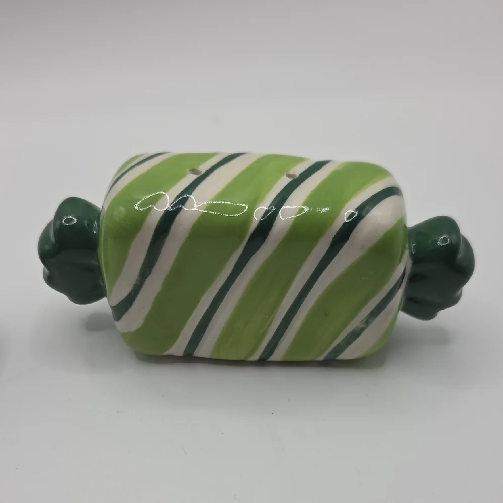Vintage salt pepper